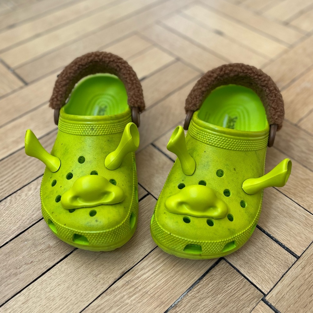 Shrek Crocs! DreamWorks Unisex Shrek Clog